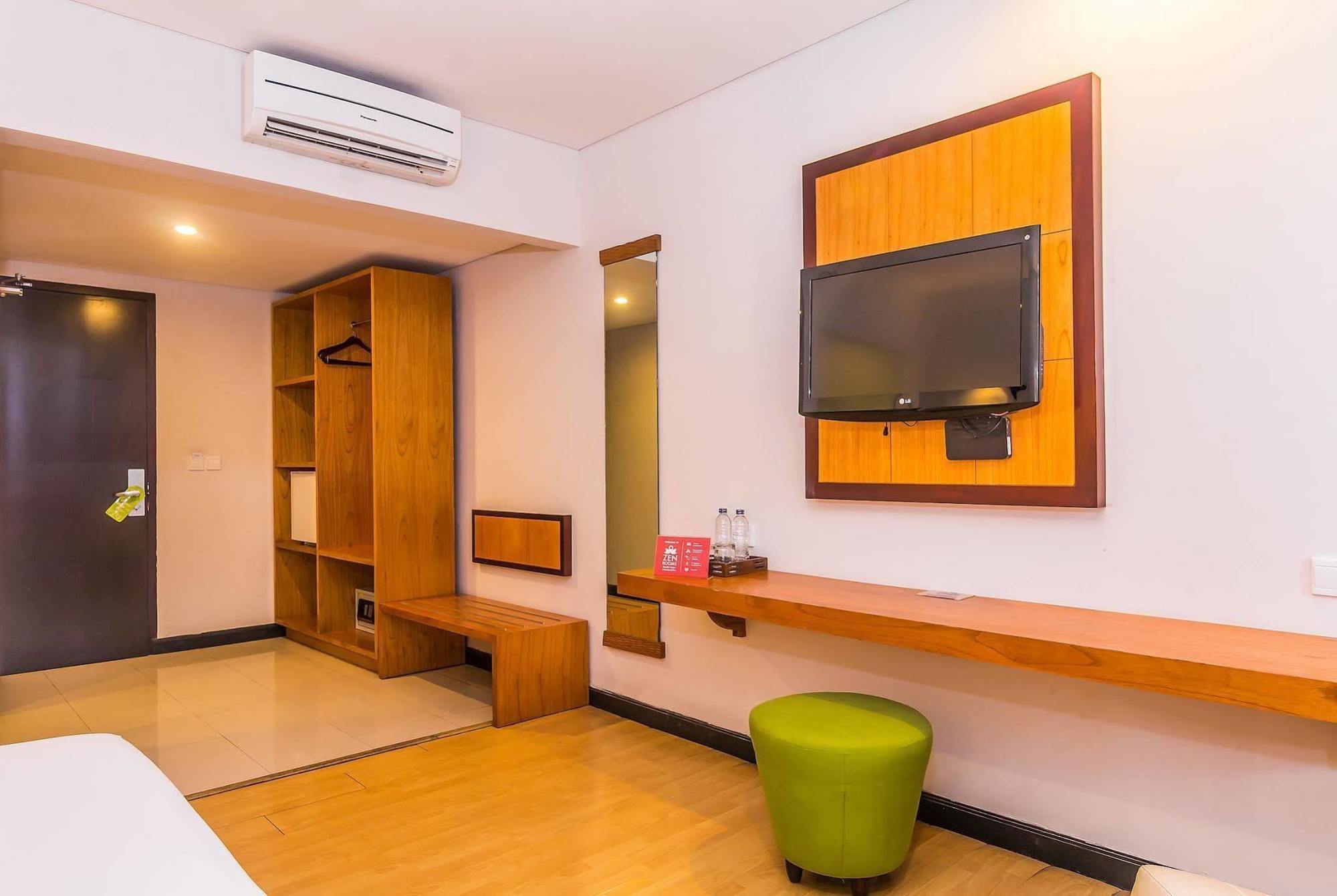 Zen Rooms Kuta Beach Poppies Lane Exterior foto